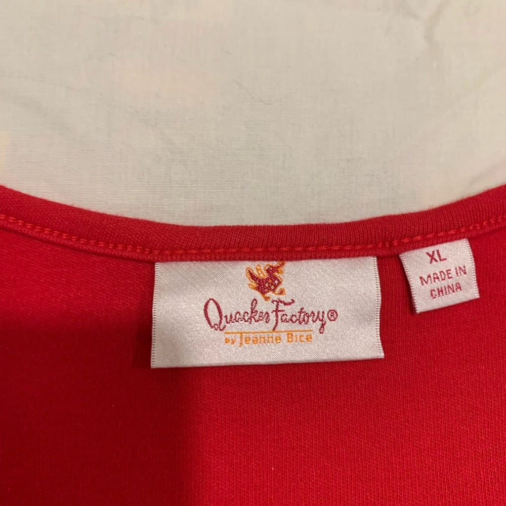 Quacker Factory Red Short Sleeve Top with Embellishments - Picture 2 of 2